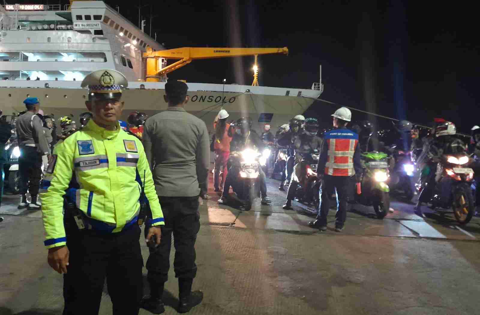 Sat Lantas Polresta Bandar Lampung Lakukan Pengawalan Ratusan Pemudik Sepeda Motor Sat Lantas Polresta Bandar Lampung Lakukan Pengawalan Ratusan Pemudik Sepeda Motor