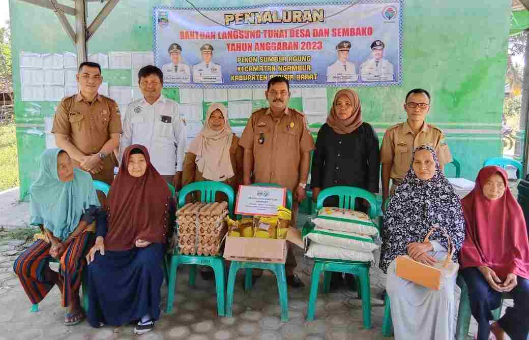 Pekon Sumber Agung Salurkan BLT-DD dan 49 Paket Sembako Pekon Sumber Agung Salurkan BLT-DD dan 49 Paket Sembako