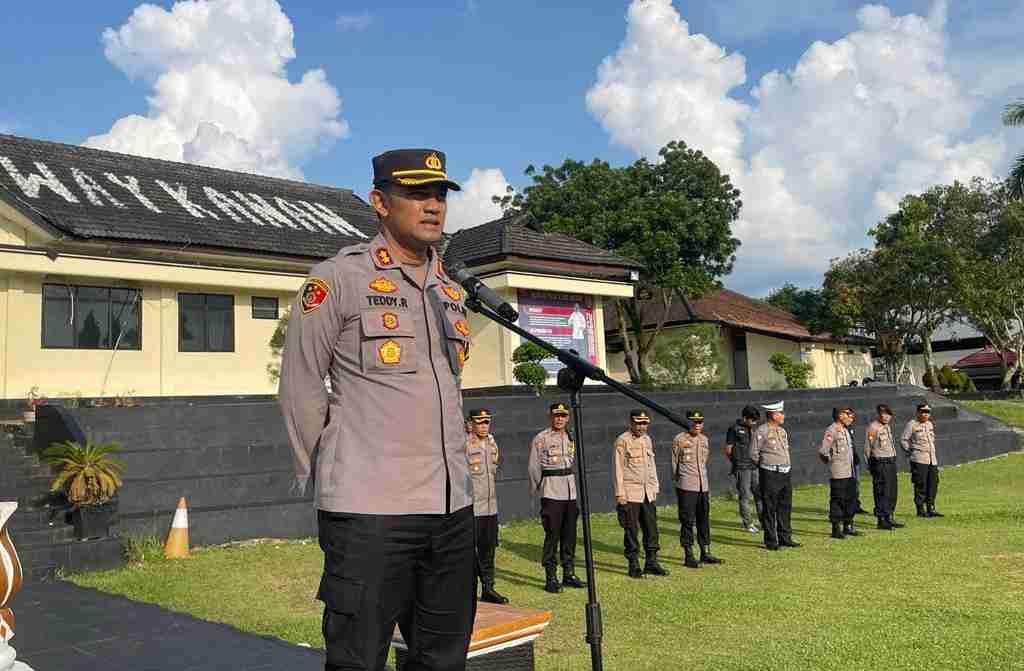 Polres Way Kanan Siagakan Puluhan Personel PAM Malam Takbiran Polres Way Kanan Siagakan Puluhan Personel PAM Malam Takbiran