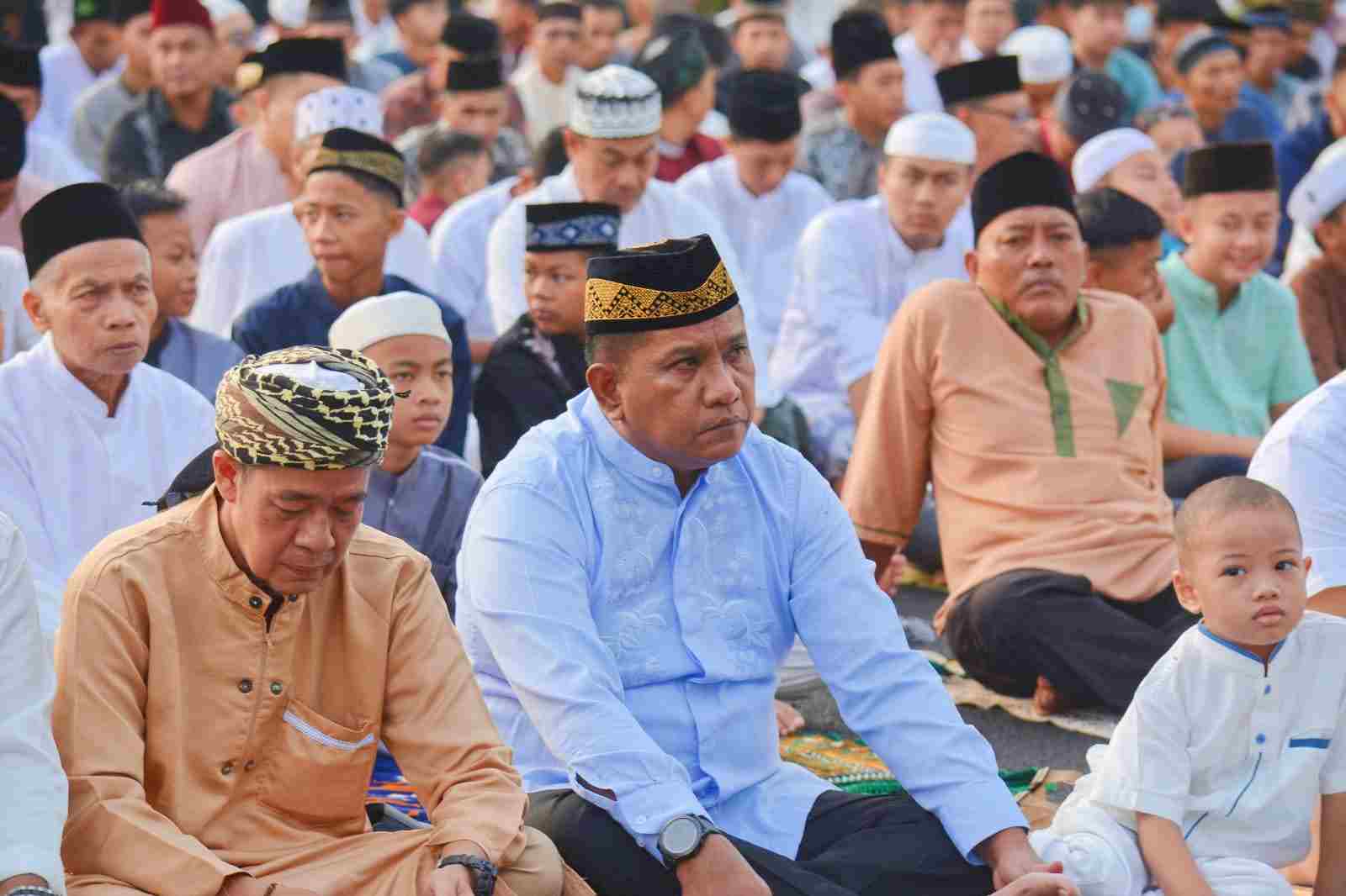 Bersama Masyarakat, Korem 043/Gatam Gelar Shalat Idul Fitri 1 Syawal 1444 H Bersama Masyarakat, Korem 043/Gatam Gelar Shalat Idul Fitri 1 Syawal 1444 H