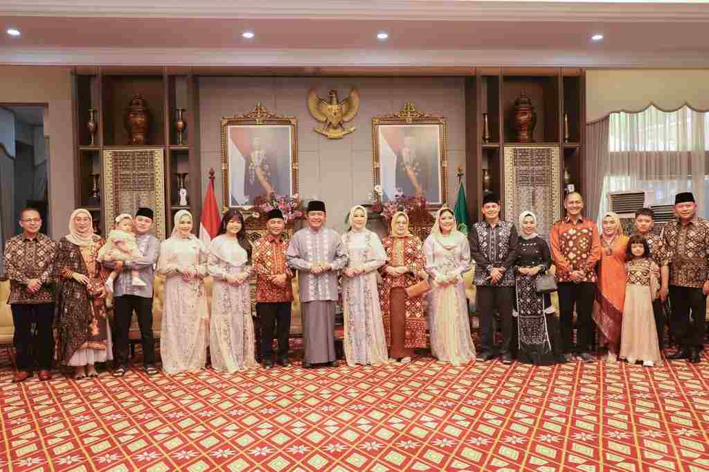 Forkopimda dan OPD Muba Silaturahmi ke Gubernur dan Wakil Gubernur Forkopimda dan OPD Muba Silaturahmi ke Gubernur dan Wakil Gubernur