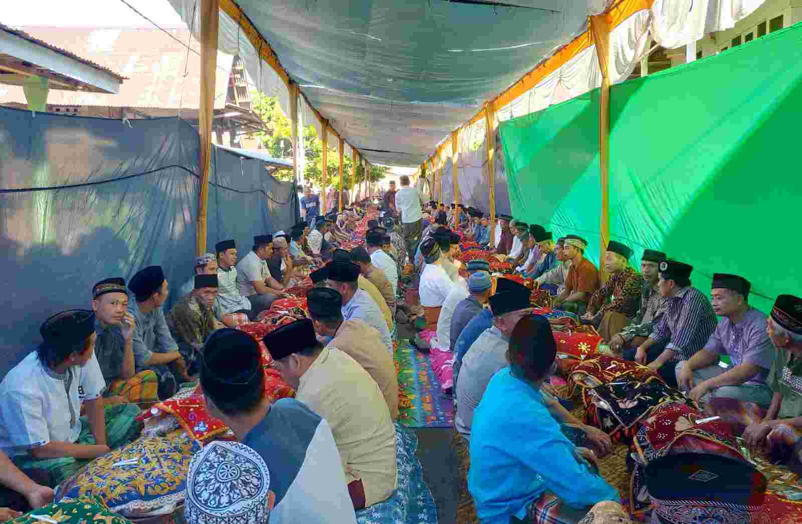 Ngejalang Kubokh Tambak Balak Tradisi Turun Temurun Ngejalang Kubokh Tambak Balak Tradisi Turun Temurun