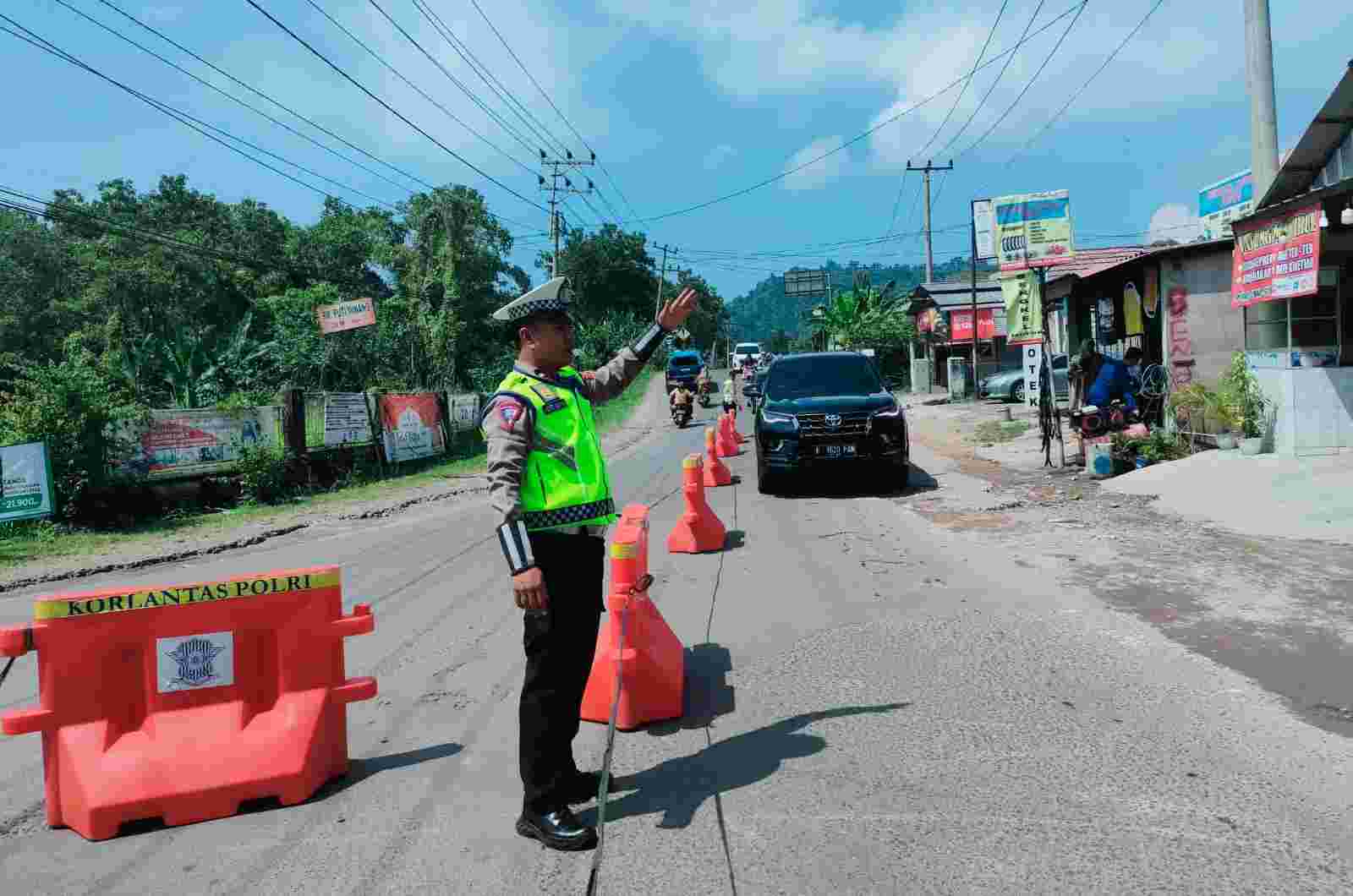 Antisipasi Kemacetan ke Jalur Wisata, Sat Lantas Polresta Bandar Lampung Rekayasa Lalin Antisipasi Kemacetan ke Jalur Wisata, Sat Lantas Polresta Bandar Lampung Rekayasa Lalin