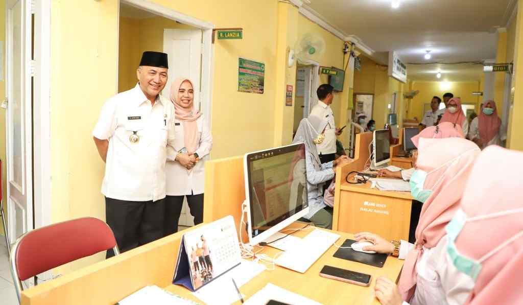 Hari Pertama Kerja, Pj Bupati Apriyadi Langsung Sidak Pelayanan Publik Hari Pertama Kerja, Pj Bupati Apriyadi Langsung Sidak Pelayanan Publik