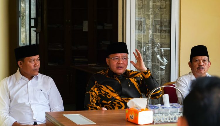 Ngantor Di Curup Gubernur Rohidin Hari Pertama Kerja Usai Lebaran Ngantor Di Curup Gubernur Rohidin Hari Pertama Kerja Usai Lebaran
