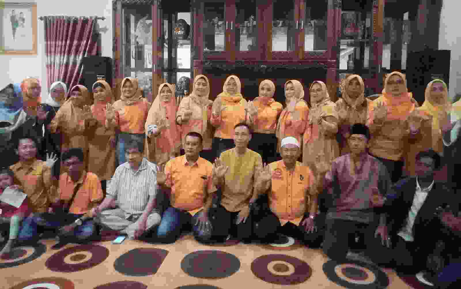 Rapat Konsolidasi dan Buka Bersama Sobat Anies Kuning Lampung Rapat Konsolidasi dan Buka Bersama Sobat Anies Kuning Lampung