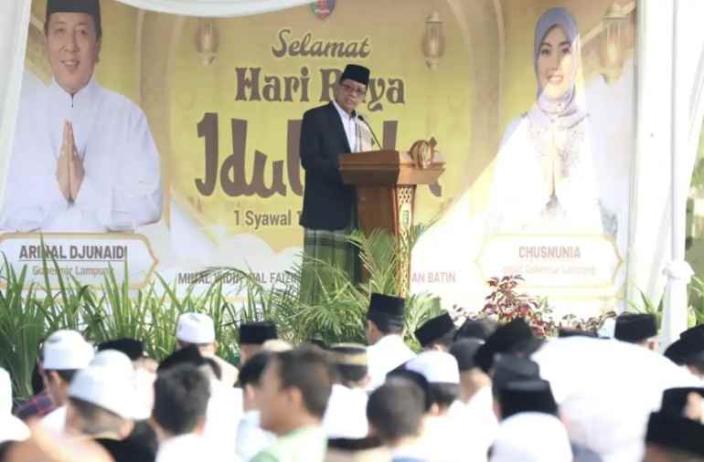 Khutbah Idul Fitri, Prof Wan Ajak Junjung Tinggi Perdamaian Khutbah Idul Fitri, Prof Wan Ajak Junjung Tinggi Perdamaian