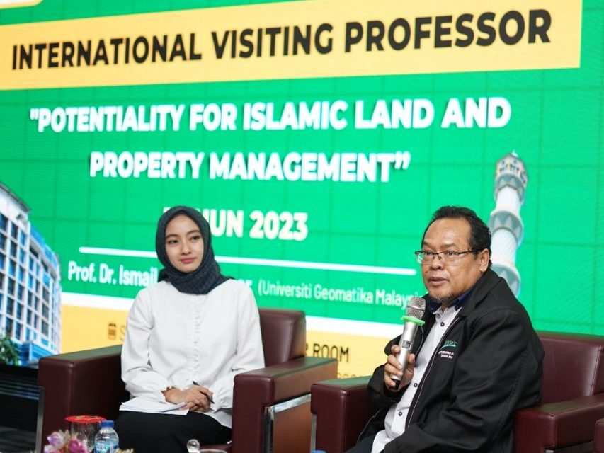 Prof Omar: Pembangunan Fisik Memiliki Konsekuensi Sosial Terhadap Masyarakat Prof Omar: Pembangunan Fisik Memiliki Konsekuensi Sosial Terhadap Masyarakat