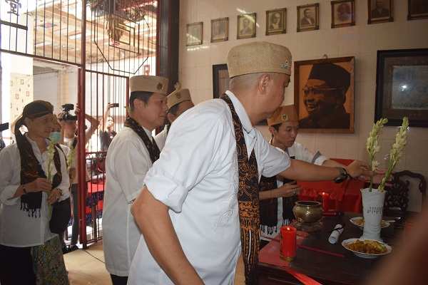 Peringati Tragedi Mei 1998, Rasa Dharma Semarang Gelar Ritual Rujak Pare Sambel Kecombrang Peringati Tragedi Mei 1998, Rasa Dharma Semarang Gelar Ritual Rujak Pare Sambel Kecombrang