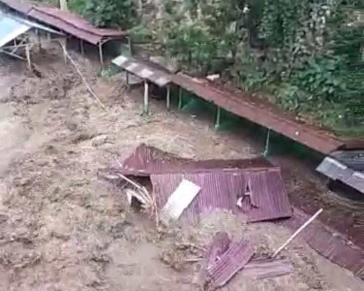 Pemandian Alam Simbae Sibolangit Diterjang Banjir Bandang Pemandian Alam Simbae Sibolangit Diterjang Banjir Bandang