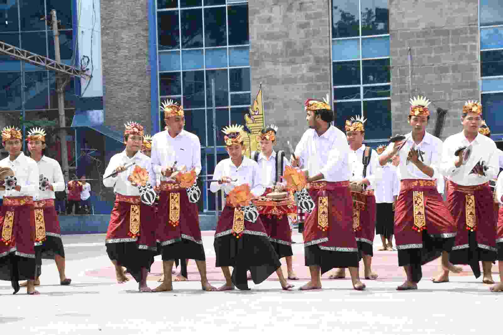 Pelajar dan Mahasiswa Hindu se-Lampung Ikuti Parade Budaya VI UKM Permadu IIB Darmajaya Pelajar dan Mahasiswa Hindu se-Lampung Ikuti Parade Budaya VI UKM Permadu IIB Darmajaya