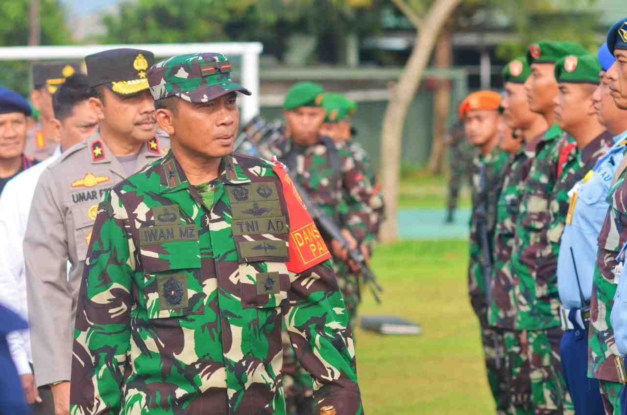 Danrem 043/Gatam Pimpin Apel Gelar Pasukan Kunjungan Presiden RI Di Lampung Danrem 043/Gatam Pimpin Apel Gelar Pasukan Kunjungan Presiden RI Di Lampung