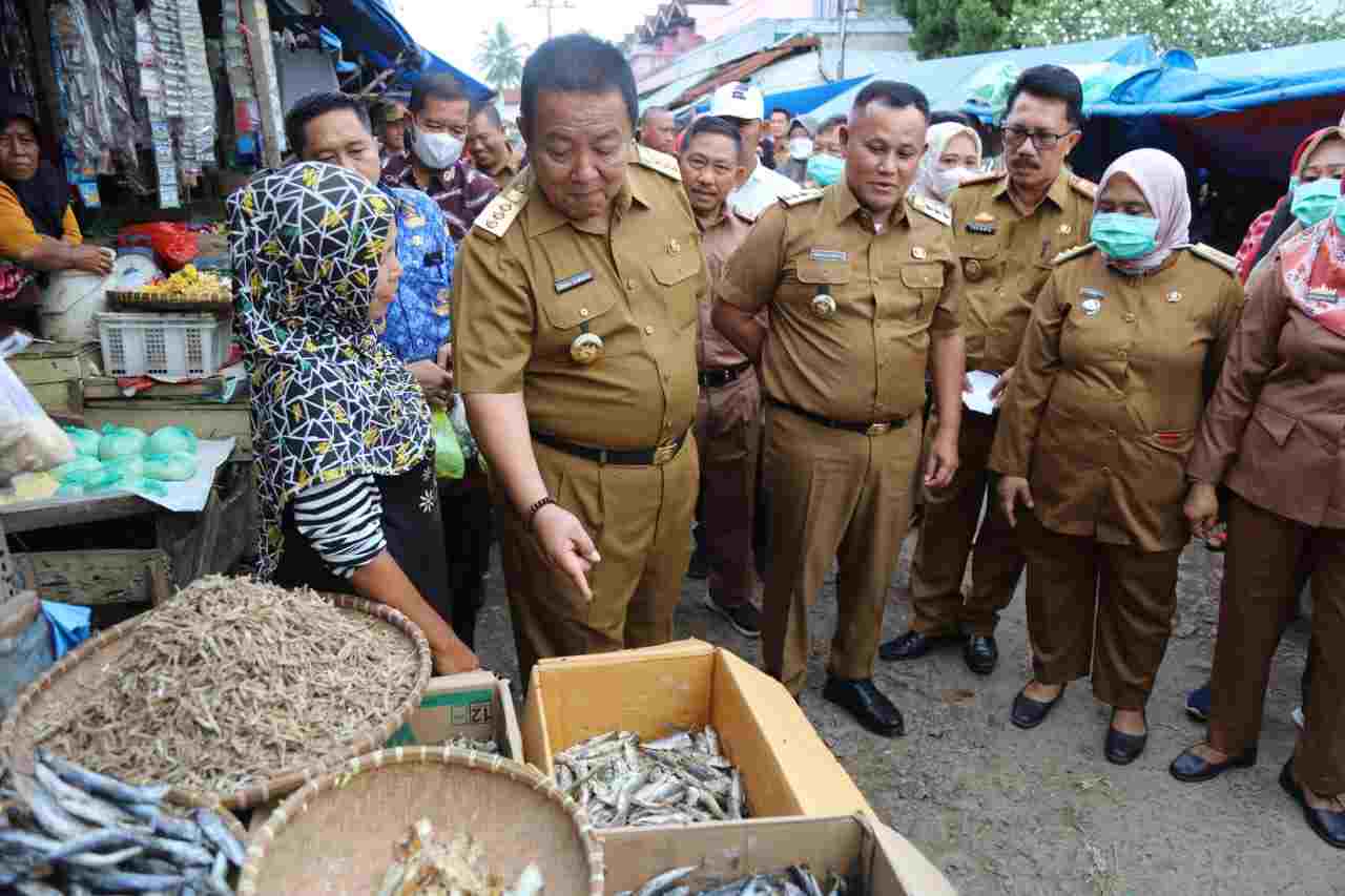 Pastikan Ketersediaan dan Stabilitas Harga Bahan Pokok, Gubernur Arinal Tinjau Pasar Natar Pastikan Ketersediaan dan Stabilitas Harga Bahan Pokok, Gubernur Arinal Tinjau Pasar Natar