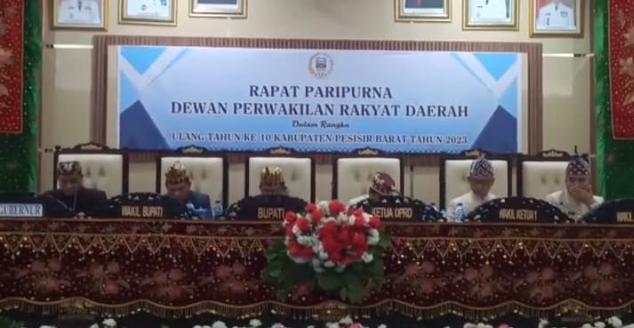 Protokol Pemkab dan Humas DPRD Pesisir Barat Tuai Kritikan Protokol Pemkab dan Humas DPRD Pesisir Barat Tuai Kritikan