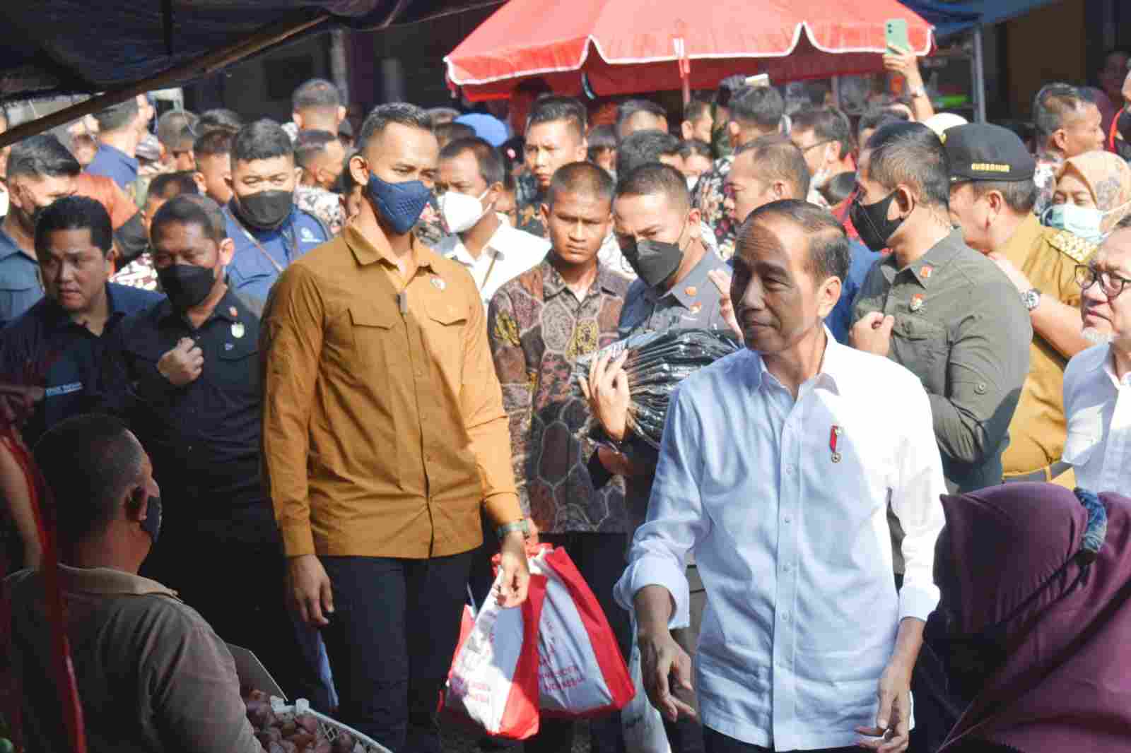 Danrem Bersama Pangdam II/Swj Pastikan Kegiatan Presiden Jokowi Dipasar Natar Berjalan Lancar Danrem Bersama Pangdam II/Swj Pastikan Kegiatan Presiden Jokowi Dipasar Natar Berjalan Lancar