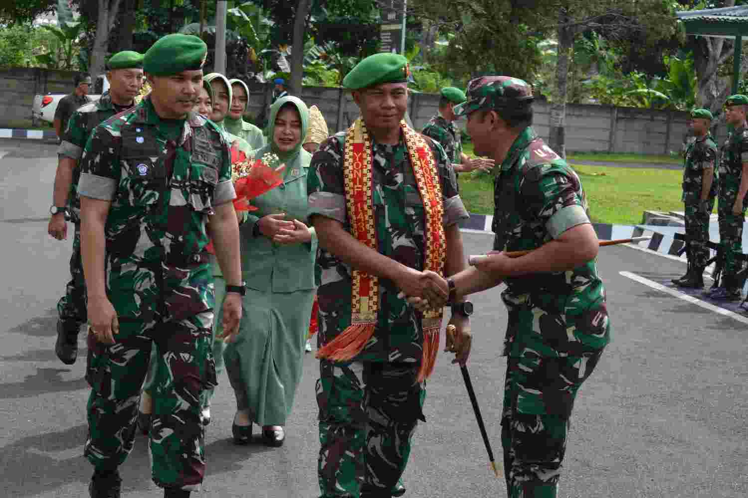 Kunjungi Yonif 143/TWEJ, Danrem Tekankan Jaga Kekompakan, Keamanan & Jangan Lakukan Pelanggaran Kunjungi Yonif 143/TWEJ, Danrem Tekankan Jaga Kekompakan, Keamanan & Jangan Lakukan Pelanggaran