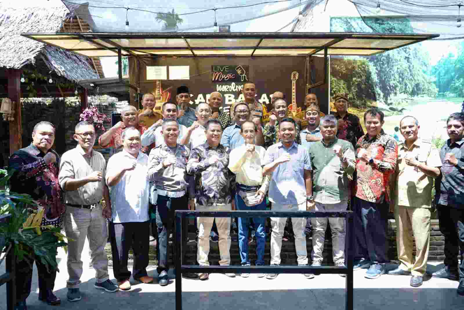 Bupati Surya Ikuti Halal Bihalal Forkala Bupati Surya Ikuti Halal Bihalal Forkala