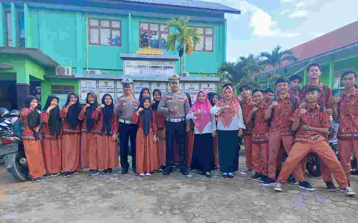 AKP Ipran: Edukasi Terhadap Pelajar Terkait Keselamatan Berlalu Lintas, Itu Sangat Penting AKP Ipran: Edukasi Terhadap Pelajar Terkait Keselamatan Berlalu Lintas, Itu Sangat Penting