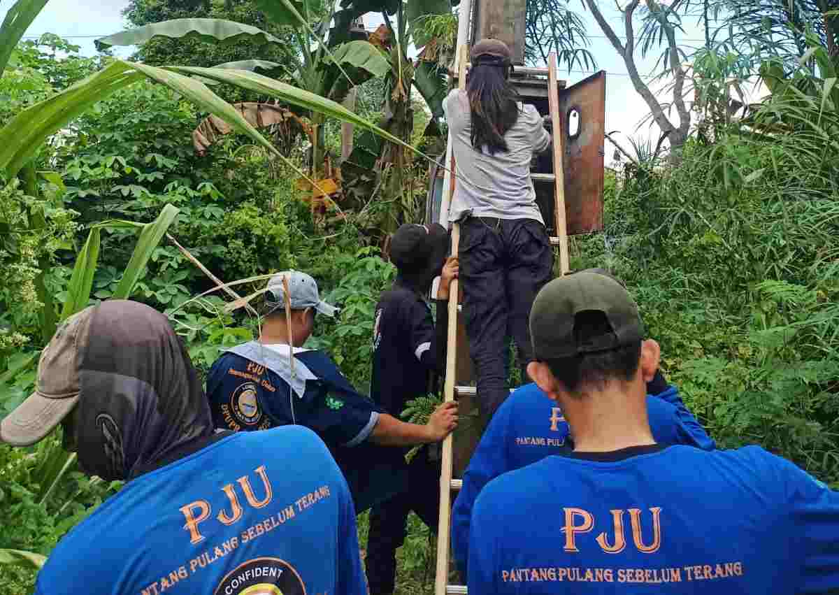 Dinas PU PR Muba Perbaiki Lampu Jalan Dinas PU PR Muba Perbaiki Lampu Jalan