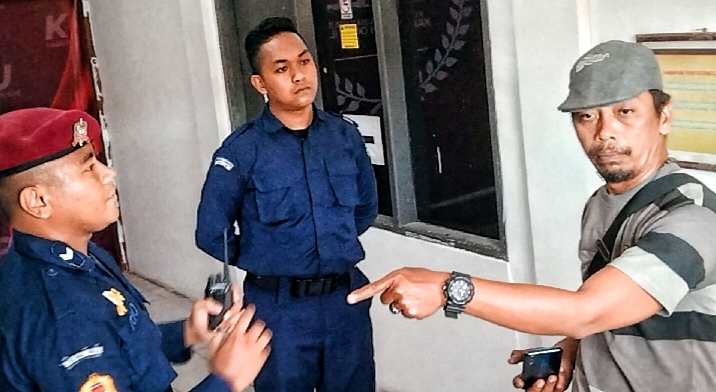 Ada Apa Dengan KPU, Media Dilarang Meliput Penyerahan Berkas Parpol Golkar Ada Apa Dengan KPU, Media Dilarang Meliput Penyerahan Berkas Parpol Golkar