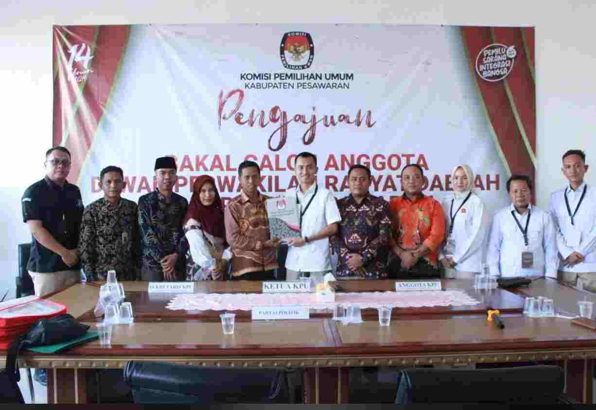 Daftarkan 40 Caleg ke KPU, DPC Gerindra Pesawaran Bertekat Peroleh 8 Kursi Daftarkan 40 Caleg ke KPU, DPC Gerindra Pesawaran Bertekat Peroleh 8 Kursi