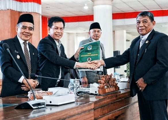 Rapat Paripurna DPRD ke-IV Tahun Sidang 2023 Dibuka & Dipimpin Ketua DPRD OI Rapat Paripurna DPRD ke-IV Tahun Sidang 2023 Dibuka & Dipimpin Ketua DPRD OI