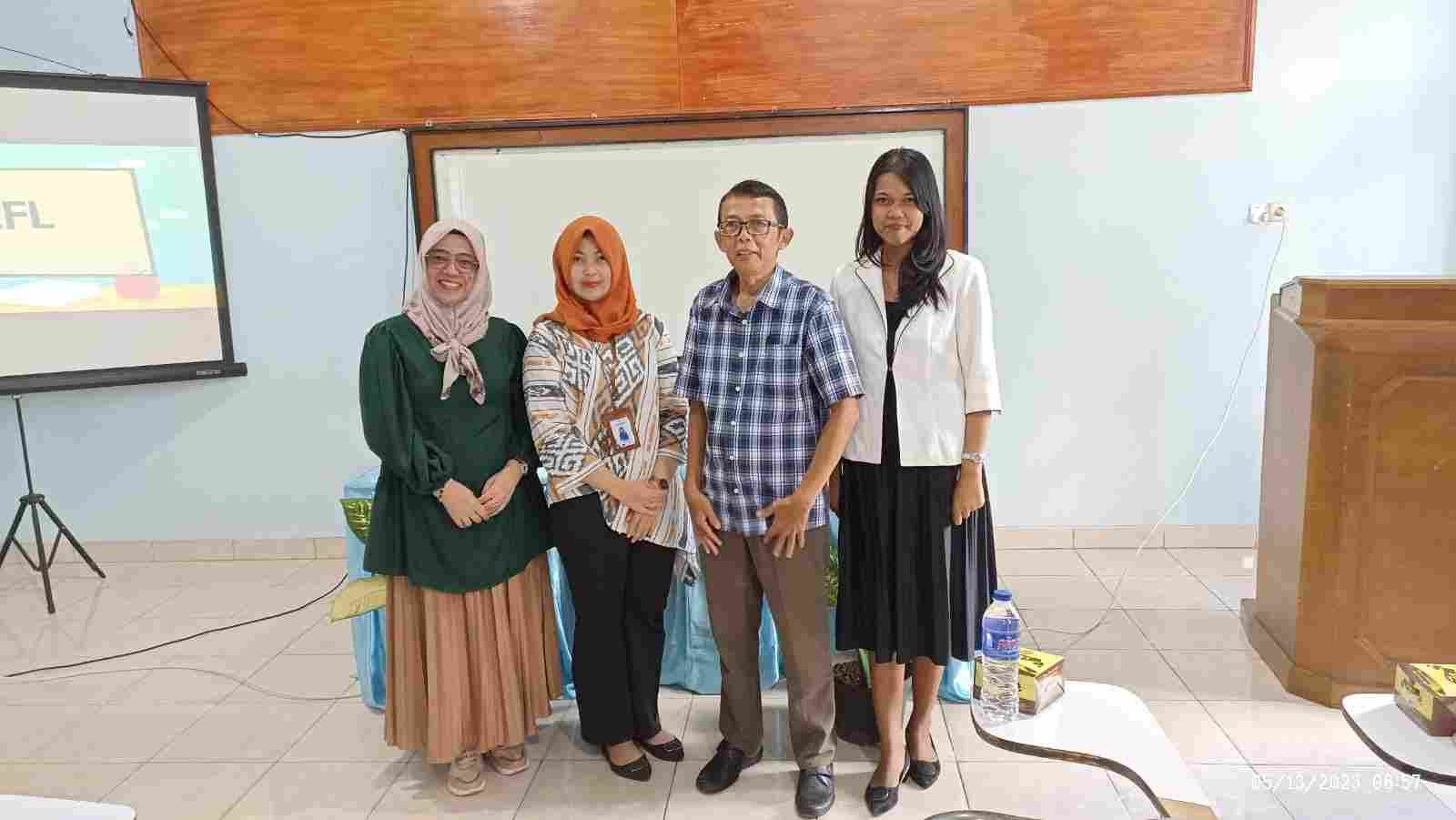 Puluhan Peserta Ramaikan Event “How to Boost Your English Skill” UPT Bahasa IIB Darmajaya Puluhan Peserta Ramaikan Event “How to Boost Your English Skill” UPT Bahasa IIB Darmajaya