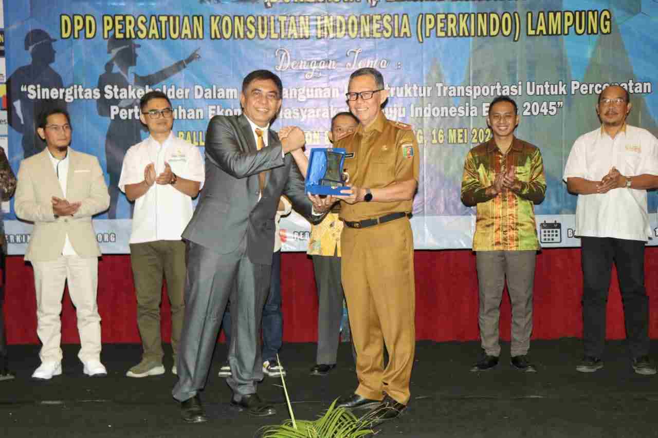 Sekdaprov Lampung Buka Rakerda dan Seminar Nasional DPD Perkindo Sekdaprov Lampung Buka Rakerda dan Seminar Nasional DPD Perkindo