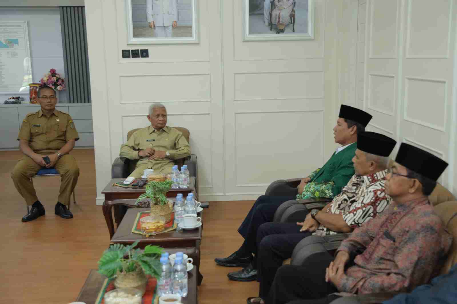 Bupati Surya Terima Audiensi PD Muhammadiyah Asahan Bupati Surya Terima Audiensi PD Muhammadiyah Asahan