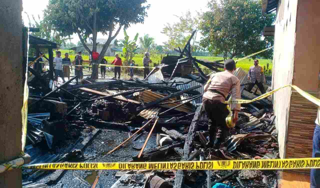 Polsek Wonosobo Identifikasi Kebakaran Rumah di Pekon Srimelati Polsek Wonosobo Identifikasi Kebakaran Rumah di Pekon Srimelati