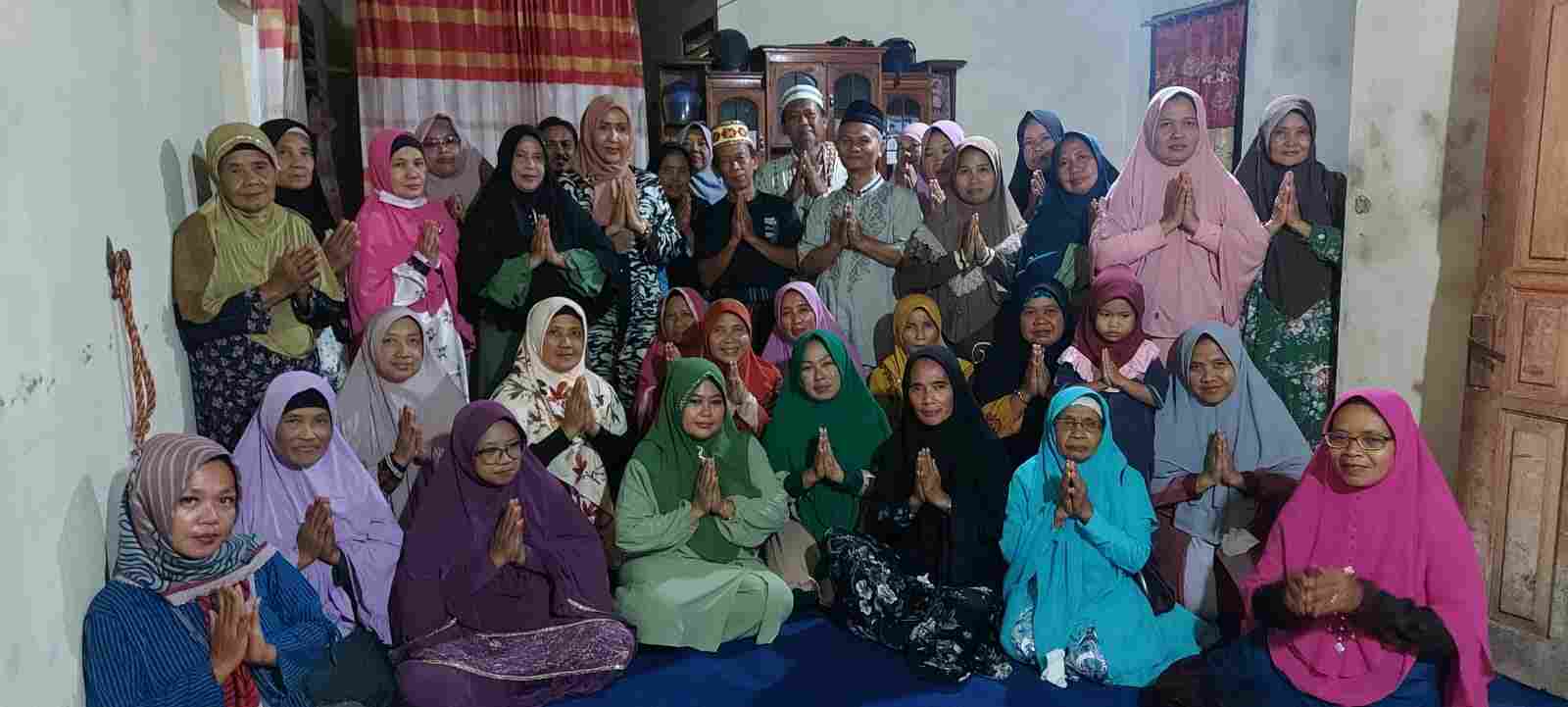 Majelis Taklim Alhidayah Desa Kuotoarjo Gelar Pengajian Rutin Majelis Taklim Alhidayah Desa Kuotoarjo Gelar Pengajian Rutin