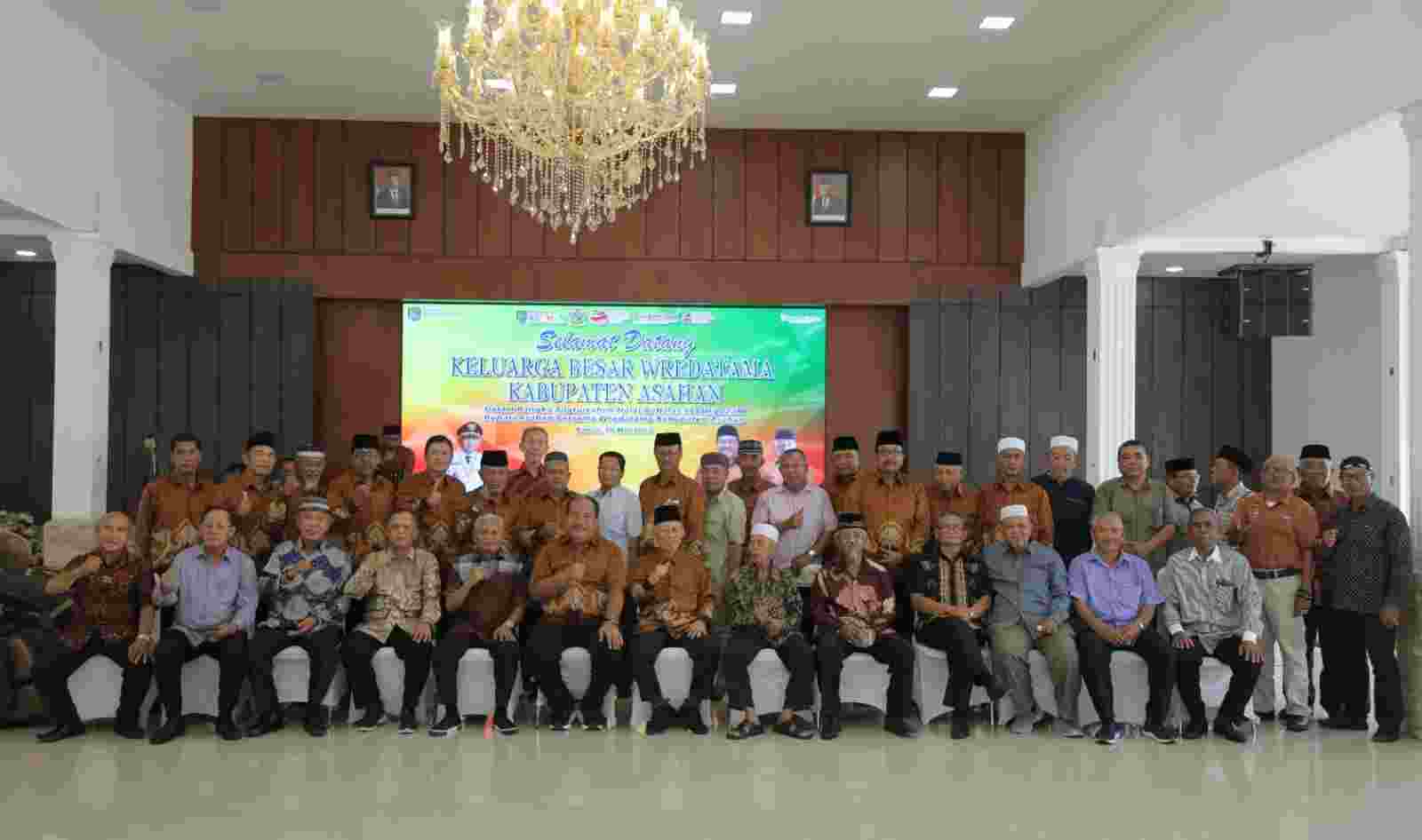 Bupati Surya Silaturahmi Dengan PWRI Asahan Bupati Surya Silaturahmi Dengan PWRI Asahan