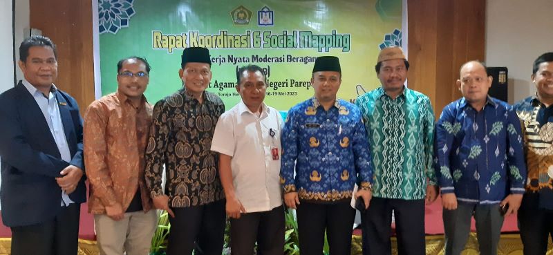 Ketua LP2M UIN RIL Ikuti Rakor dan Social Mapping KKN Moderasi Beragama di Toraja Ketua LP2M UIN RIL Ikuti Rakor dan Social Mapping KKN Moderasi Beragama di Toraja