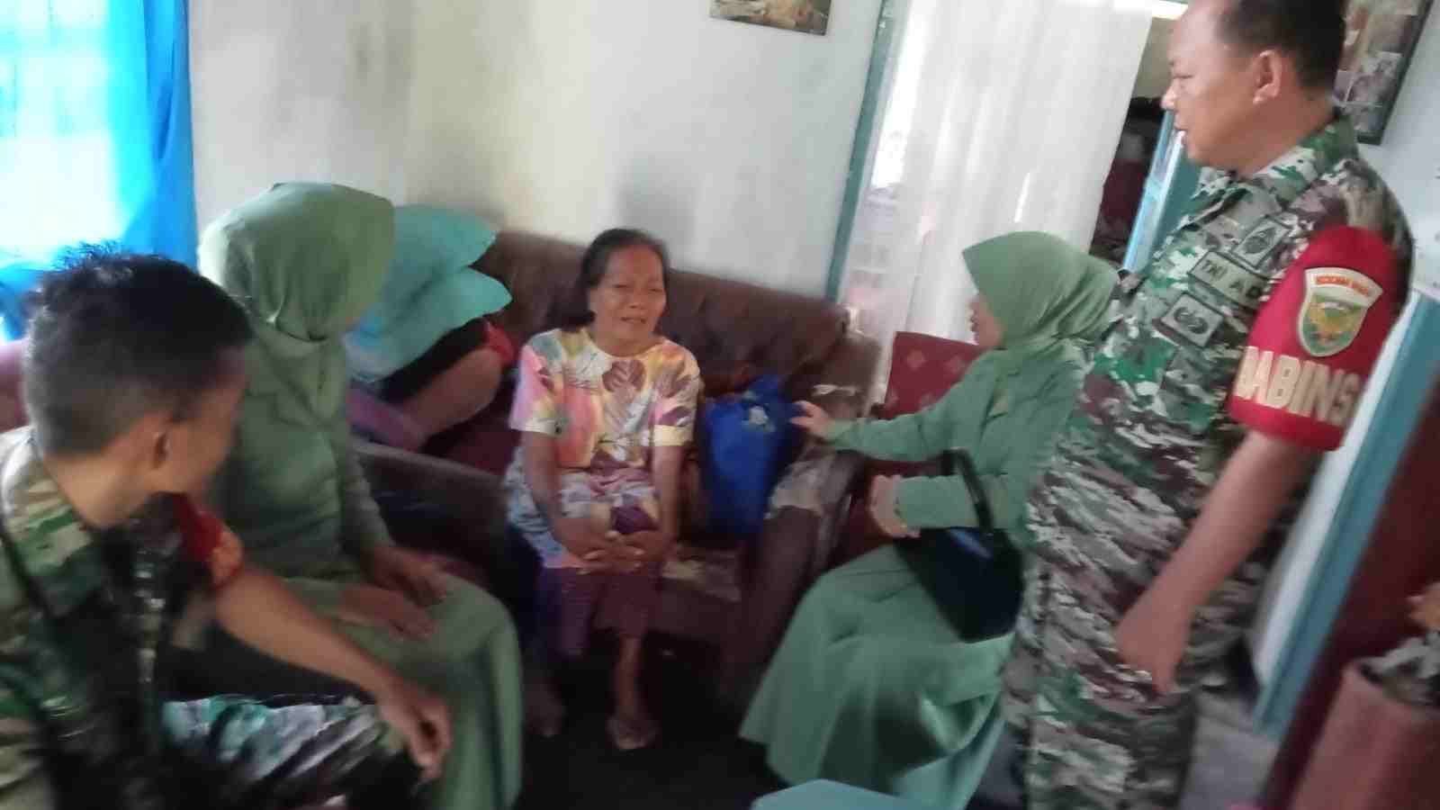 Persit KCK 0424 Kodim Tanggamus Menggelar Bakti Sosial Jum’at Berkah Persit KCK 0424 Kodim Tanggamus Menggelar Bakti Sosial Jum’at Berkah