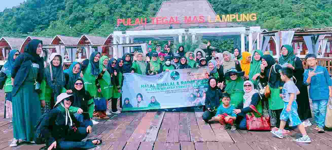 dr. Zam Zanariah Bersama Anggota FORHATI Lampung Adakan Halal Bihalal dan Rapat Kerja dr. Zam Zanariah Bersama Anggota FORHATI Lampung Adakan Halal Bihalal dan Rapat Kerja