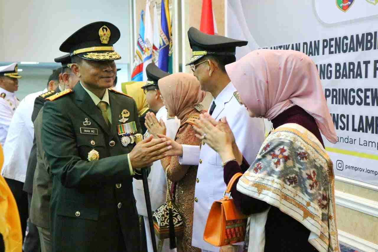 Danrem Ucapkan Selamat Kepada Pj. Bupati Tubaba, Pj. Bupati Pringsewu dan Pj. Bupati Mesuji Danrem Ucapkan Selamat Kepada Pj. Bupati Tubaba, Pj. Bupati Pringsewu dan Pj. Bupati Mesuji