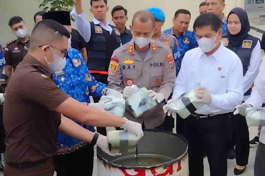Polres Sergai Musnahkan 27.832 Gram BB Sabu Polres Sergai Musnahkan 27.832 Gram BB Sabu