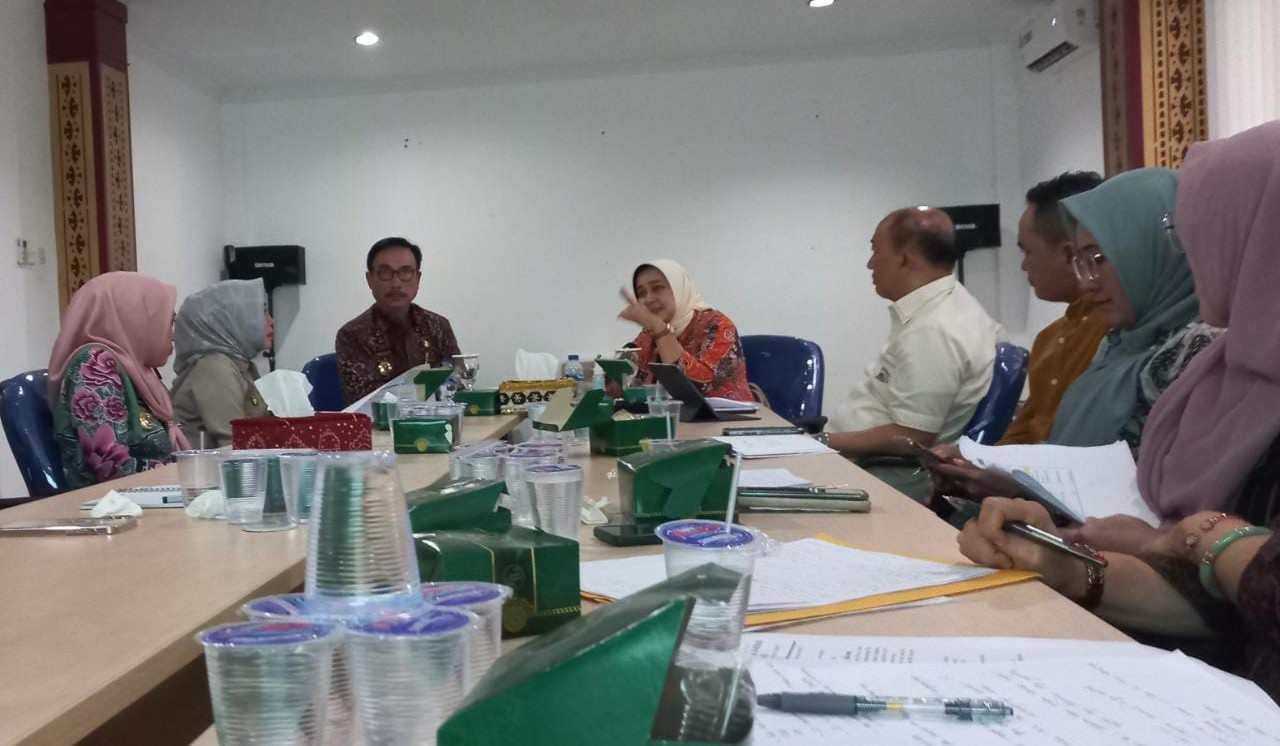 Ketua Dekranasda Riana Sari Arinal Pimpin Rapat Persiapan Lampung Craft 2023 Ketua Dekranasda Riana Sari Arinal Pimpin Rapat Persiapan Lampung Craft 2023