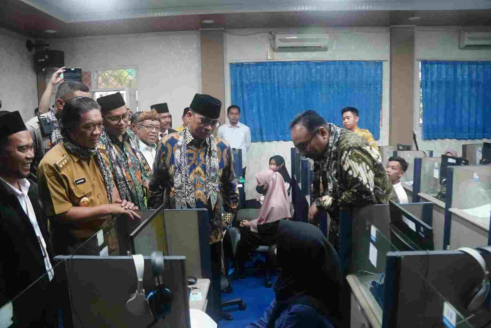 Tinjau Pelaksanaan UM-PTKIN 2023, Menag: Terbuka Bagi Semua Agama Tinjau Pelaksanaan UM-PTKIN 2023, Menag: Terbuka Bagi Semua Agama