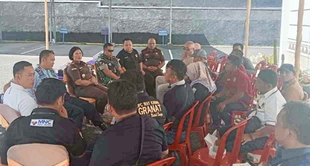 Media Tergabung di SMSI-WK Ucapkan Terimakasih Atas Dukungan Ibu Kajari Menjadi Sahabat Insan Pers Media Tergabung di SMSI-WK Ucapkan Terimakasih Atas Dukungan Ibu Kajari Menjadi Sahabat Insan Pers