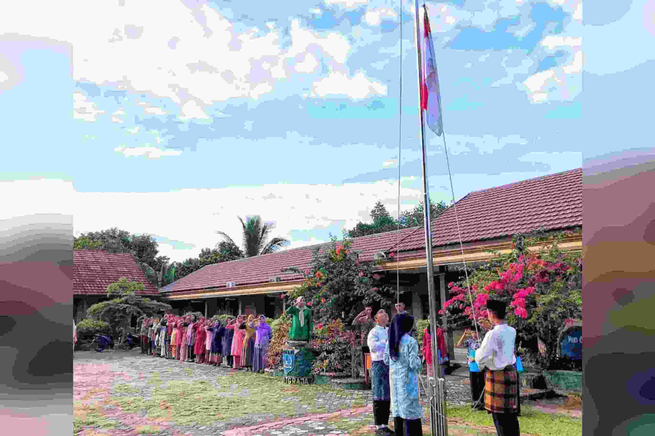 Peringatan Hardiknas 2023, Semua Dewan Guru Dan Siswa SMPN 1 Tanjung Raja Gelar Upacara Peringatan Hardiknas 2023, Semua Dewan Guru Dan Siswa SMPN 1 Tanjung Raja Gelar Upacara