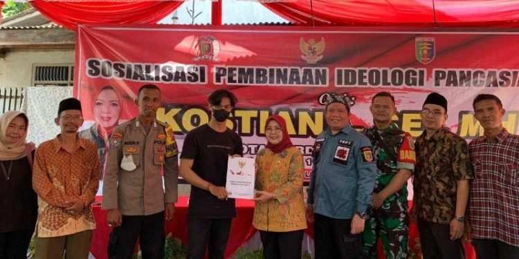 Kostiana Ajak Masyarakat Tangkal Radikalisme di Bulan Suci Ramadhan Kostiana Ajak Masyarakat Tangkal Radikalisme di Bulan Suci Ramadhan