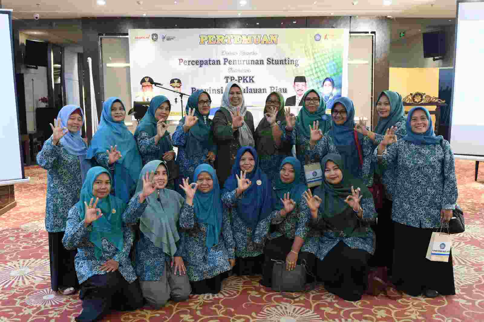 Dewi Ansar Bertemu Kader PKK Batam Bahas Penanganan Stunting Dewi Ansar Bertemu Kader PKK Batam Bahas Penanganan Stunting