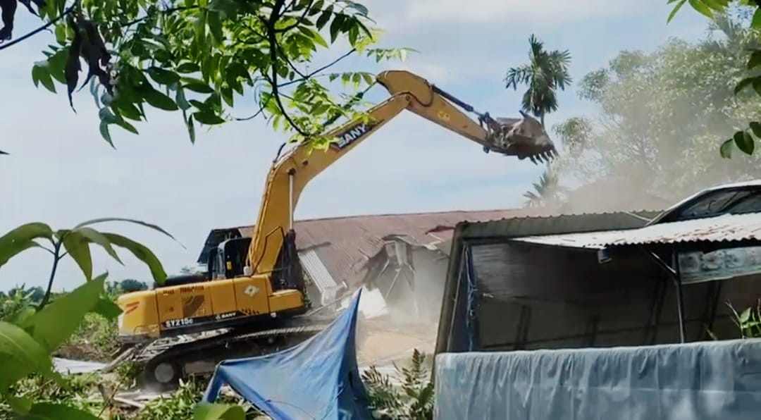 Pembersihan Areal HGU Sampali Berjalan Kondusif Pembersihan Areal HGU Sampali Berjalan Kondusif