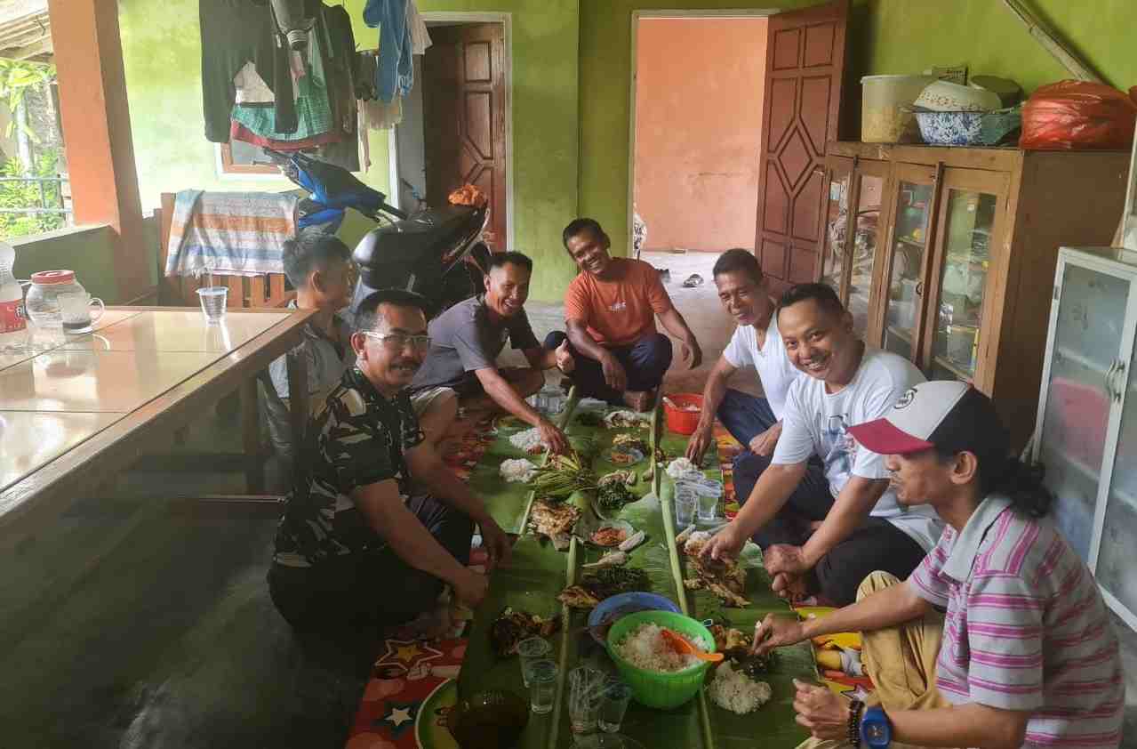 Rohman Ajak Seluruh Simpatisan Dusun Suka Maju ‘Gaspol’ Menangkan Demokrat di Pemilu 2024 Rohman Ajak Seluruh Simpatisan Dusun Suka Maju ‘Gaspol’ Menangkan Demokrat di Pemilu 2024