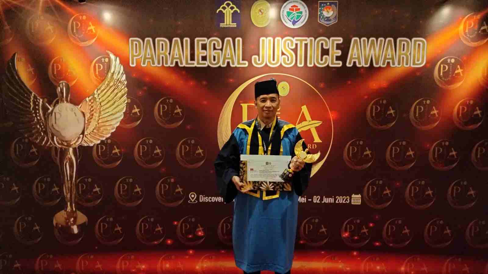 Lurah Perwakilan Kabupaten Muba Bawa Pulang Penghargaan Paralegal Justice Award 2023 Lurah Perwakilan Kabupaten Muba Bawa Pulang Penghargaan Paralegal Justice Award 2023