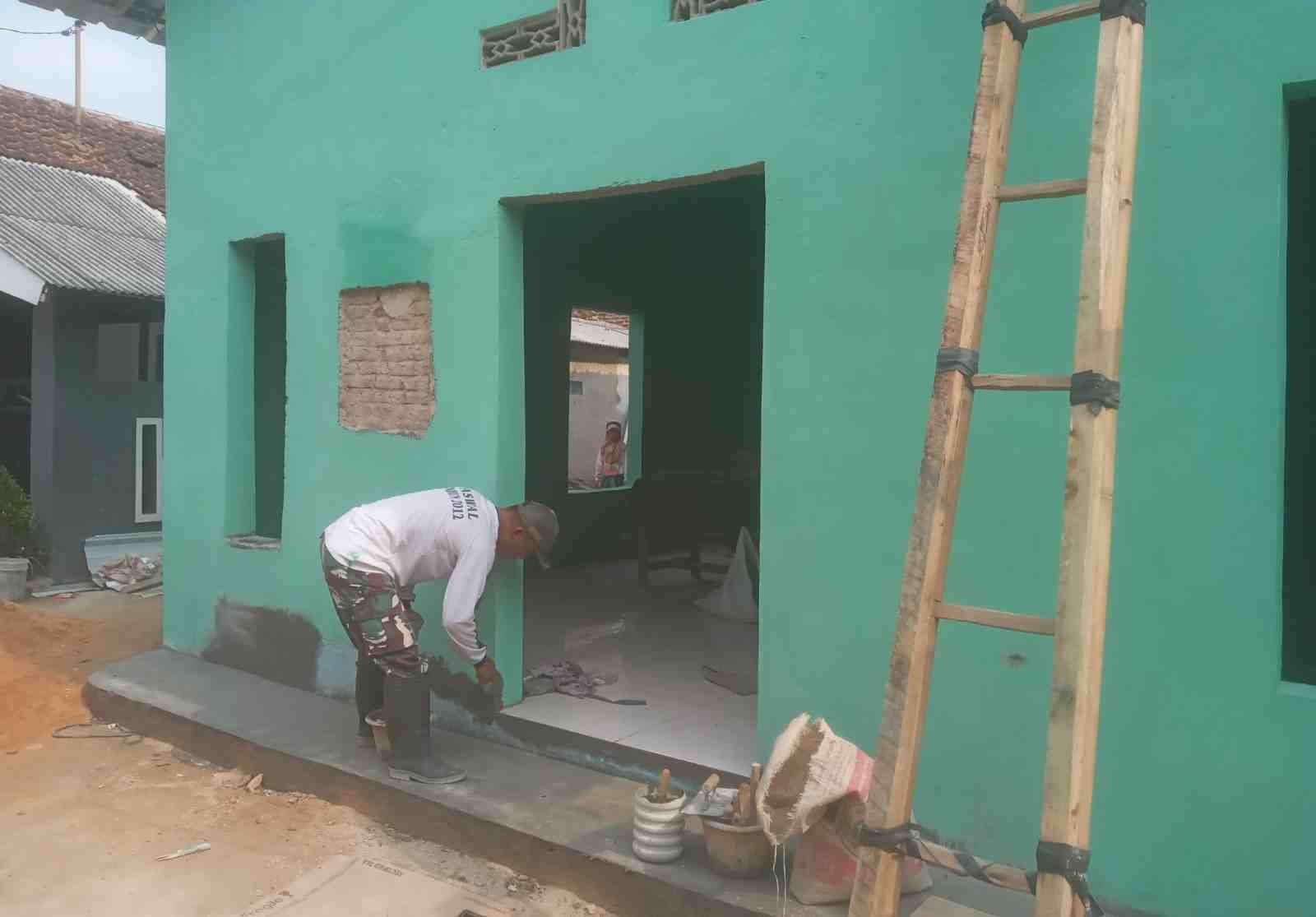 Rehab Balai Pertemuan Warga Kampung Baru III, Oleh Satgas TMMD Hampir Rampung Rehab Balai Pertemuan Warga Kampung Baru III, Oleh Satgas TMMD Hampir Rampung