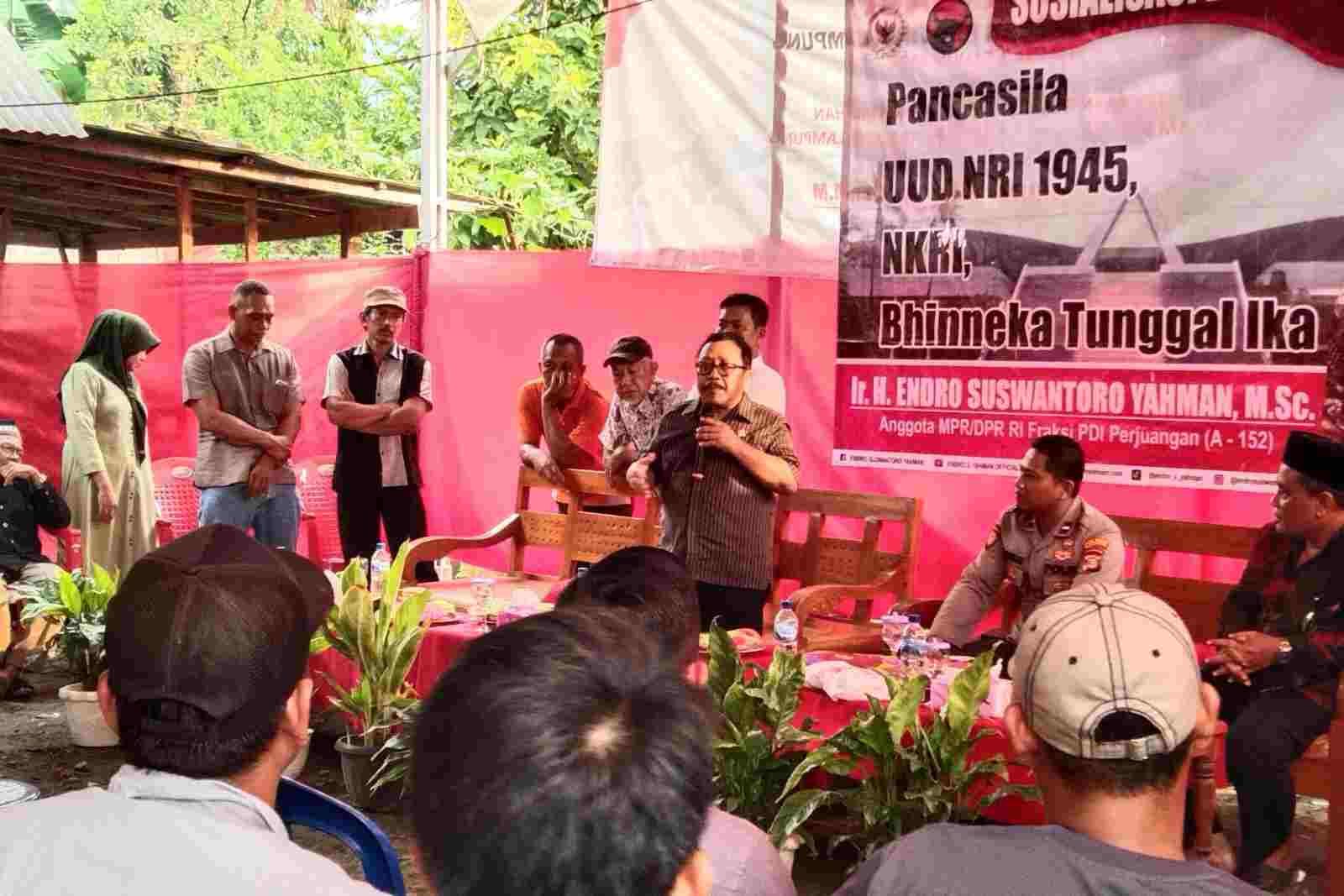 Warga Sukaraja Tanggamus Diberikan Pencerahan 4 Pilar MPR RI Warga Sukaraja Tanggamus Diberikan Pencerahan 4 Pilar MPR RI