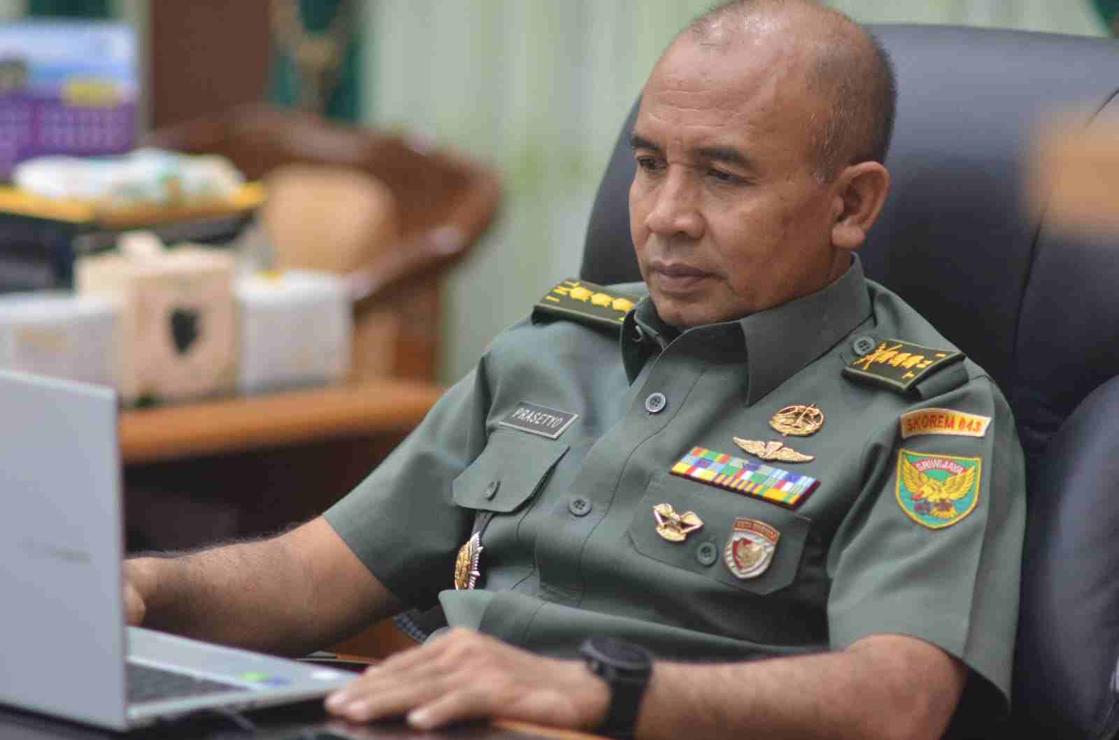 Metting Zoom Dengan DPD RI, Kasrem 043/Gatam Tegaskan Siap Bantu Polda Atasai Kriminalitas Metting Zoom Dengan DPD RI, Kasrem 043/Gatam Tegaskan Siap Bantu Polda Atasai Kriminalitas