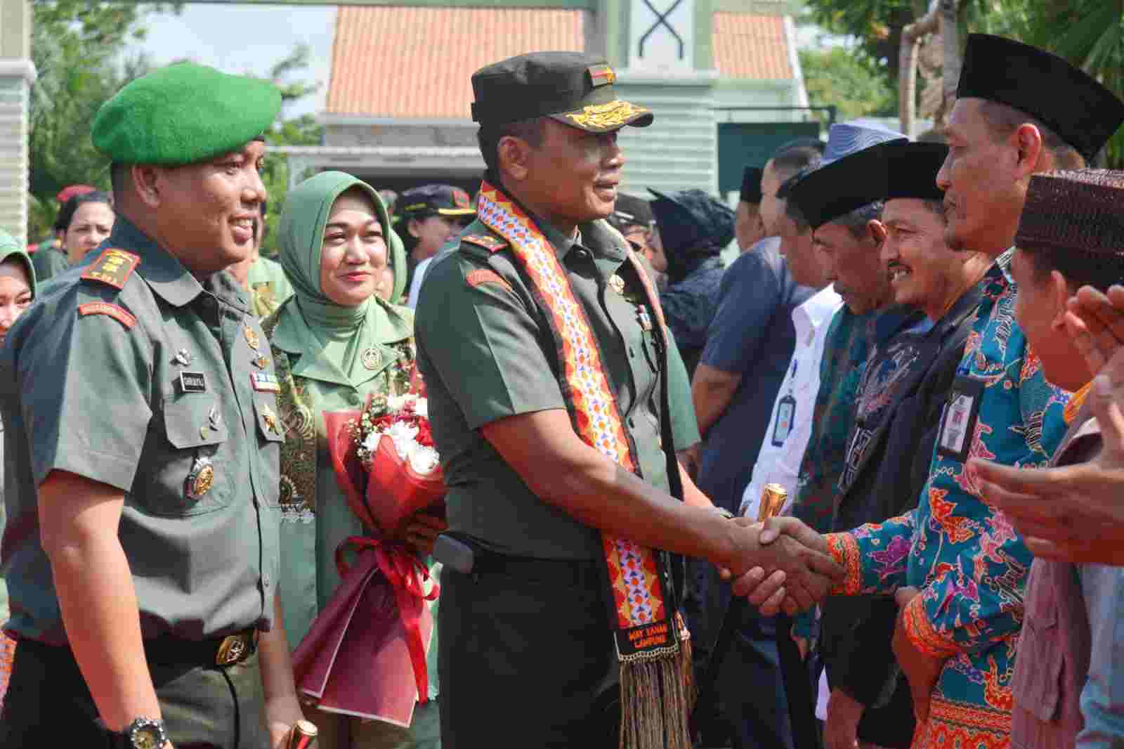 Kunjungi Kodim 0427/WK, Danrem Disambut Forkopimda Kabupaten Waykanan Kunjungi Kodim 0427/WK, Danrem Disambut Forkopimda Kabupaten Waykanan